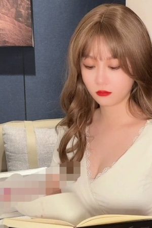 Chú đi vắng dì thủ dâm trong phòng tắm và cái kết bị cháu trai phát hiện